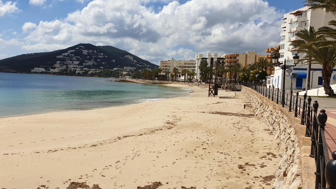 Hostal Mayol Santa Eularia des Riu Exterior photo